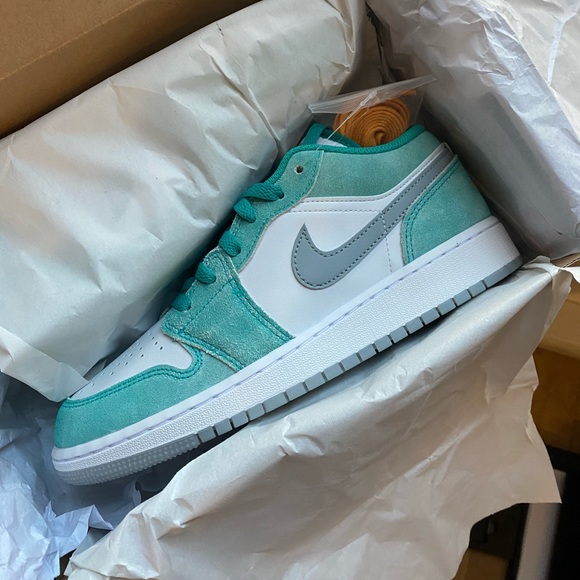 Jordan 1 Low - Emerald Turquoise / 7.5 women - Picture 4 of 7